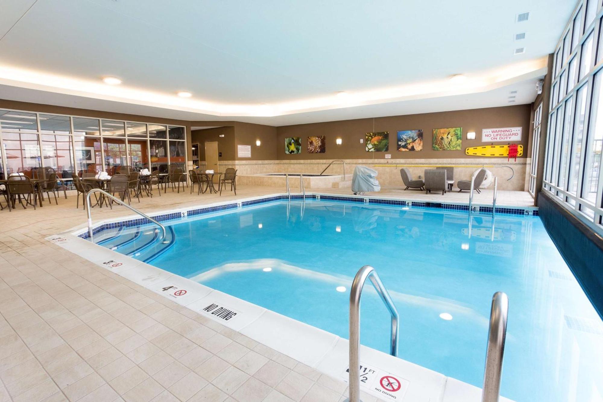 Drury Plaza Hotel Indianapolis Carmel エクステリア 写真